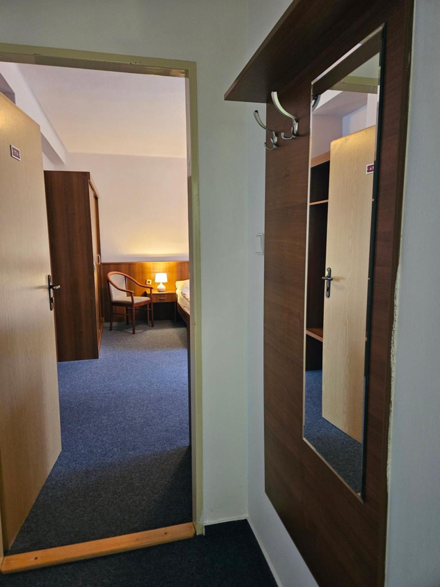 Hotel Trim Pardubice Exterior photo