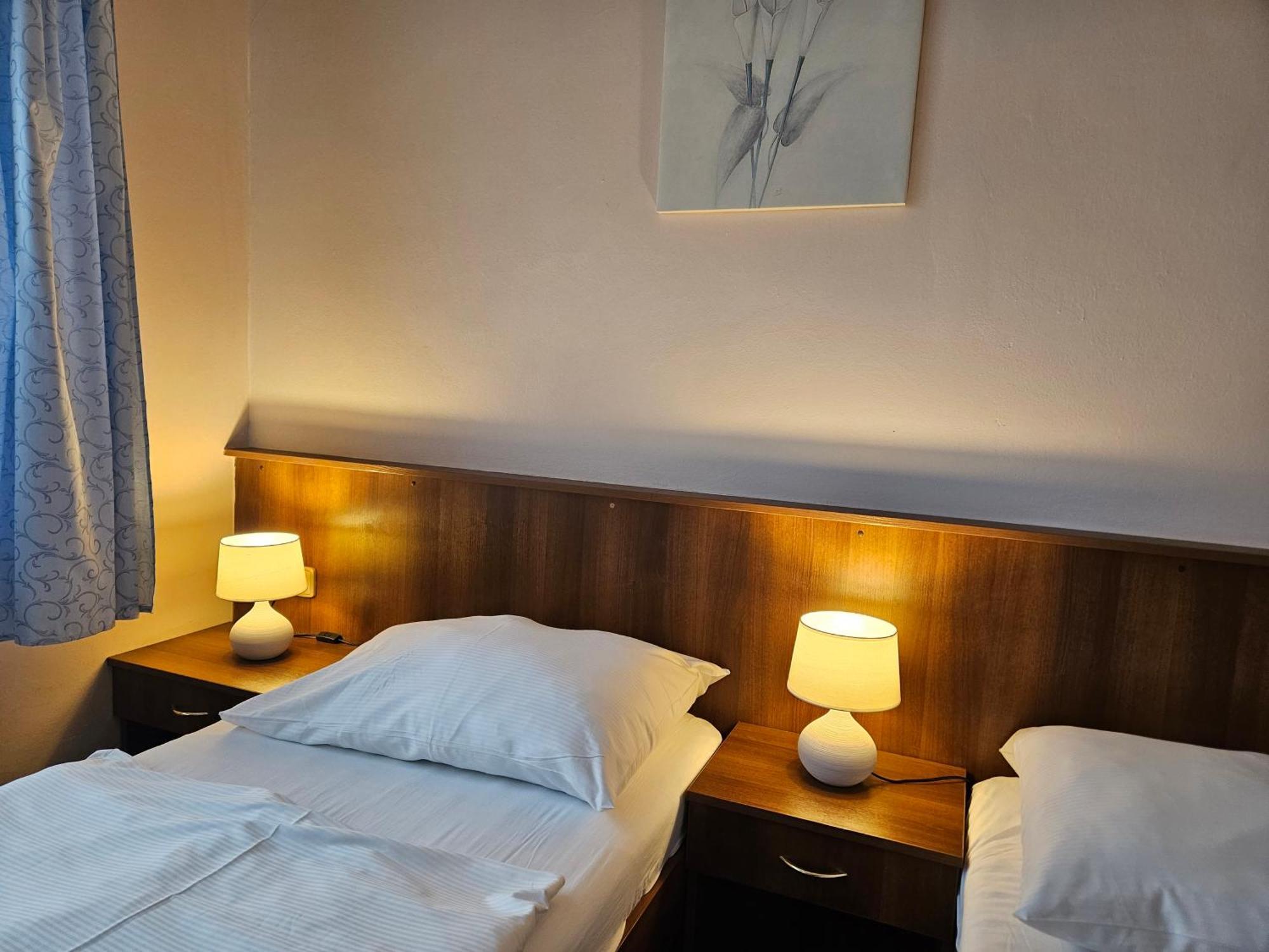 Hotel Trim Pardubice Exterior photo