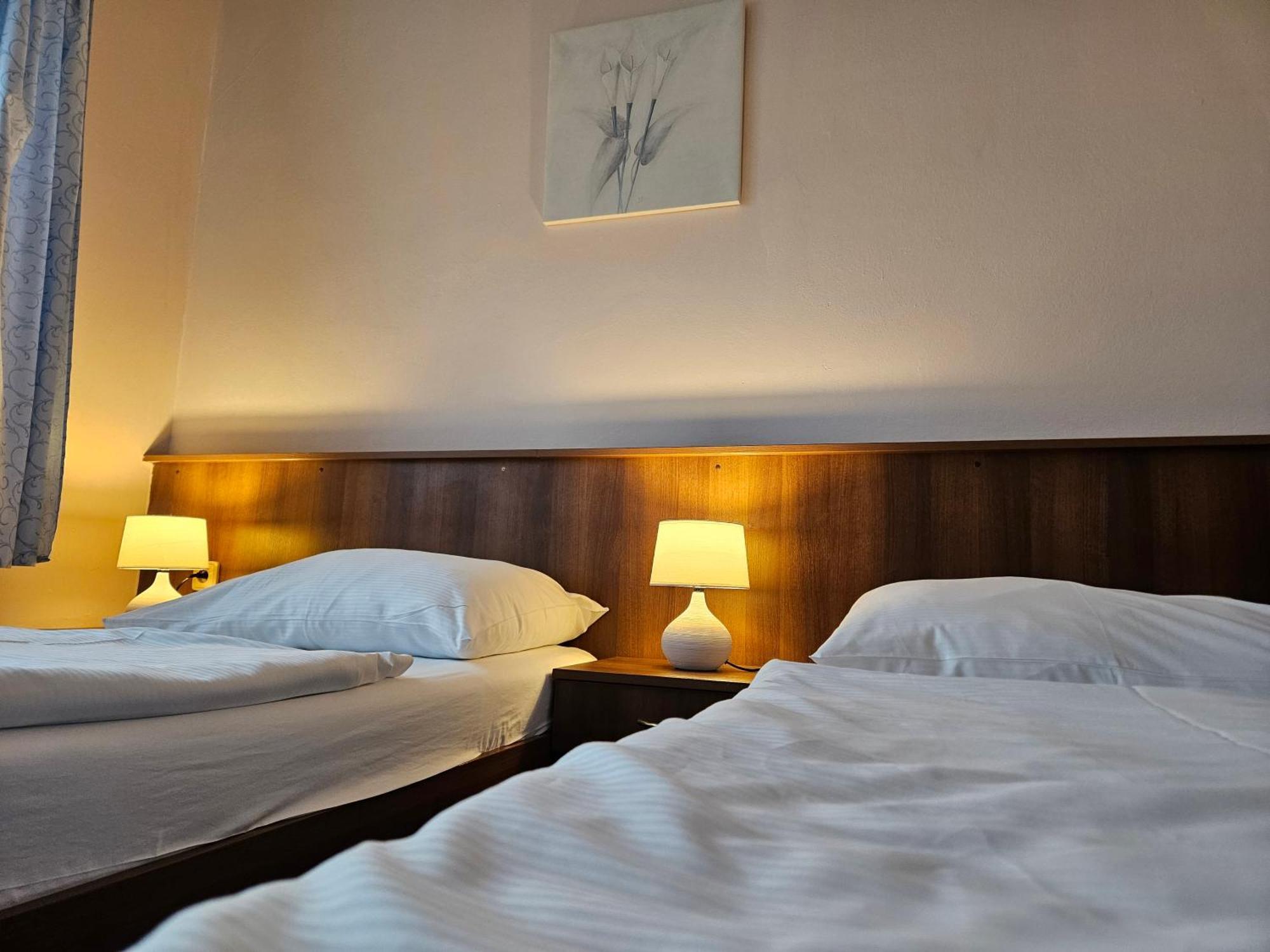 Hotel Trim Pardubice Exterior photo