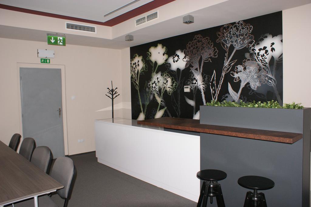 Hotel Trim Pardubice Exterior photo